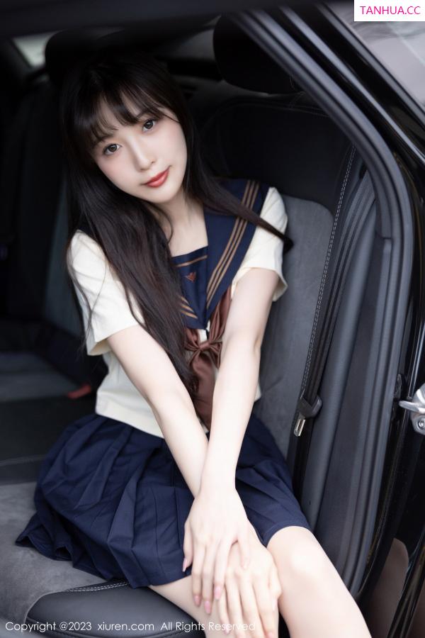 林星阑  [XiuRen]高清写真图 2023.01.12 No.6126 林星阑 制服美腿第9张图片